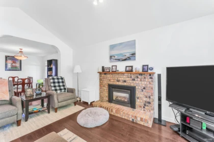 Kitchen Island Photo of 1055 163a Street, Surrey, BC