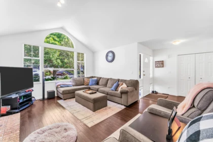 Kitchen Photo of 1055 163a Street, Surrey, BC