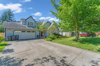 1055 163a Street, Surrey, BC, Surrey — Single Family Residence for sale
