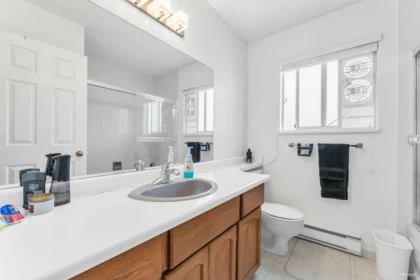 Mudroom Photo of 1055 163a Street, Surrey, BC