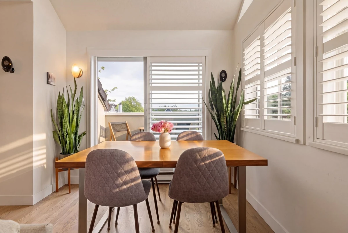 Family Room Photo of 2558 W 4th Avenue, Vancouver, BC