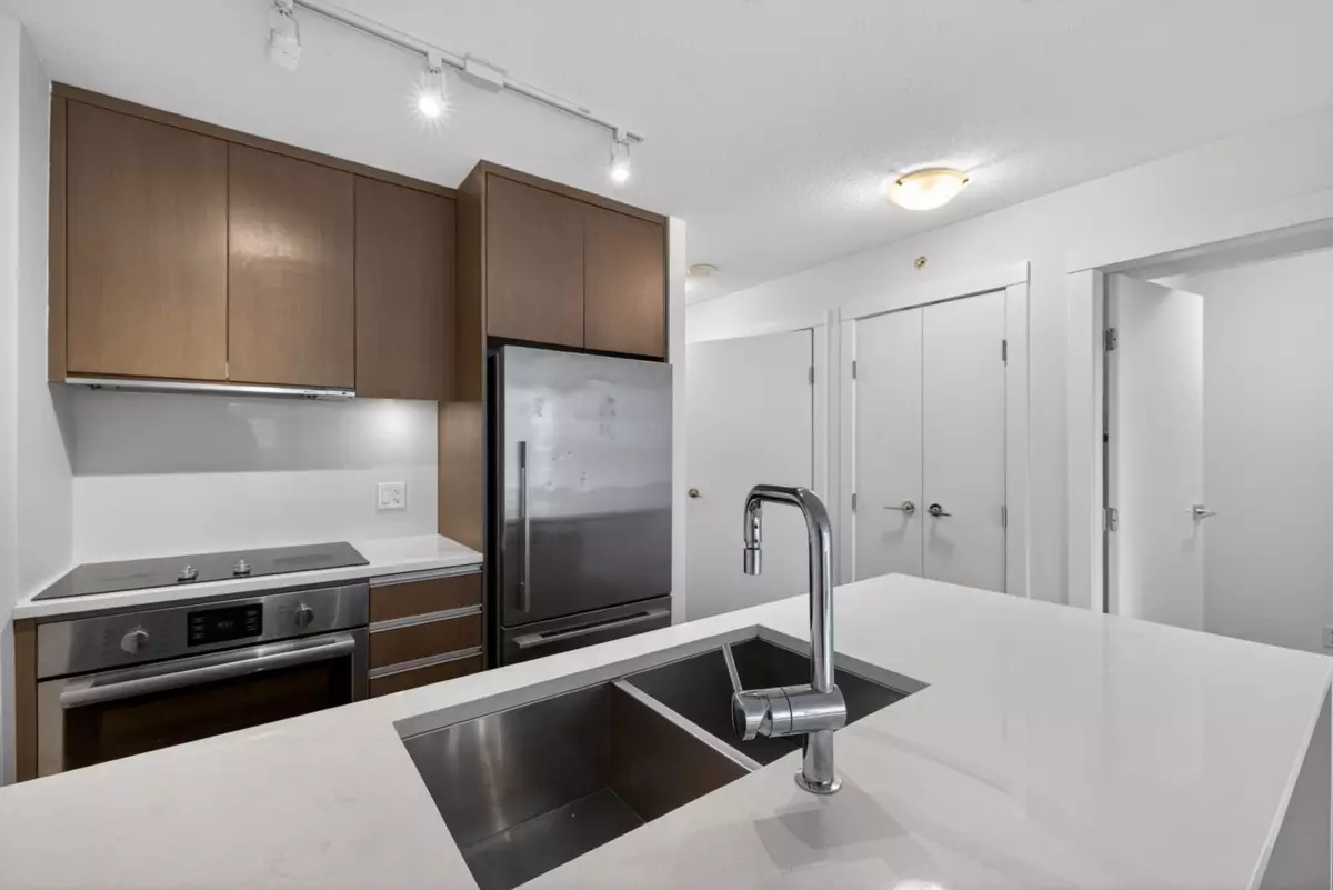 Family Room Photo of 606 1009 Harwood Street, Vancouver, BC
