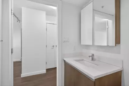 Entry Foyer Photo of 606 1009 Harwood Street, Vancouver, BC