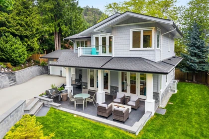 Staircase Photo of 6560 Nelson Avenue, West Vancouver, BC