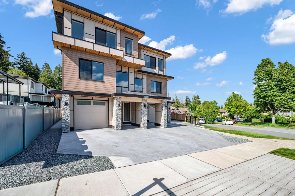Family Room Photo of 102 13661 59 Avenue, Surrey, BC