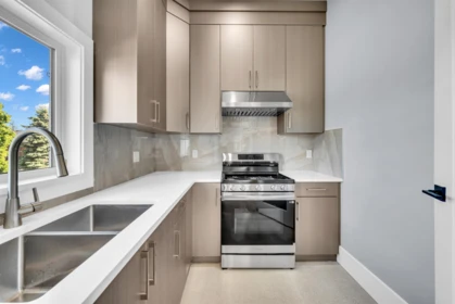 Basement Recreation Room Photo of 102 13661 59 Avenue, Surrey, BC
