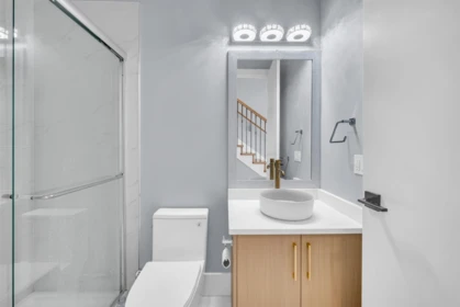 Entry Foyer Photo of 102 13661 59 Avenue, Surrey, BC