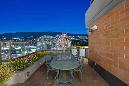 Garden / Landscaping Photo of 1801 1972 Bellevue Avenue, West Vancouver, BC