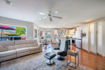 Breakfast Nook Photo of 10289 170a Street, Surrey, BC