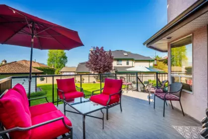 Front Yard Photo of 10289 170a Street, Surrey, BC