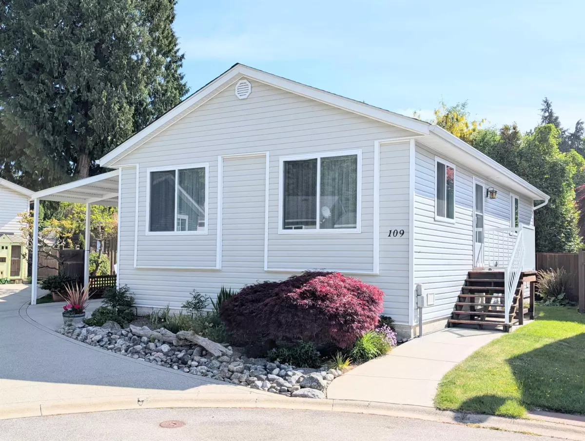 Exterior Rear Photo of 109 4510 101 Highway, Sechelt, BC