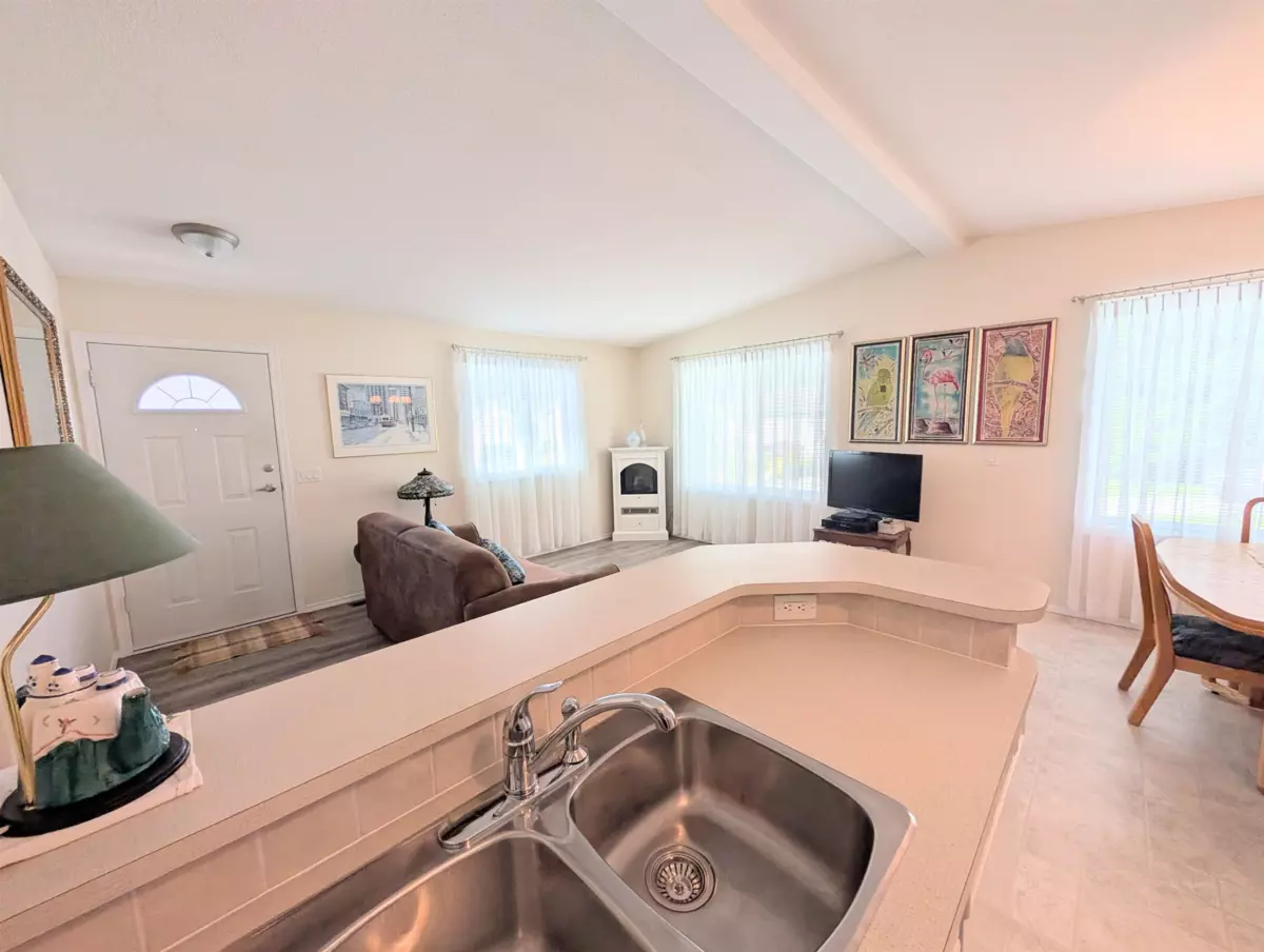 Family Room Photo of 109 4510 101 Highway, Sechelt, BC