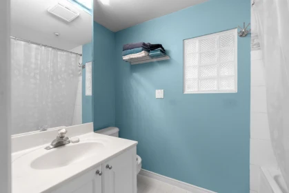 Primary Bathroom Photo of 505 1032 Queens Avenue, New Westminster, BC
