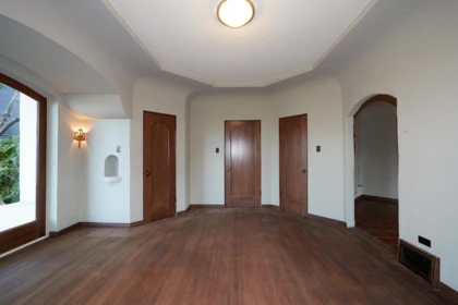 Entry Foyer Photo of 4585 Bellevue Drive, Vancouver, BC