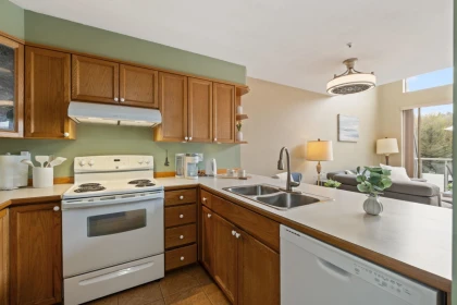 Breakfast Nook Photo of 402 60 Richmond Street, New Westminster, BC