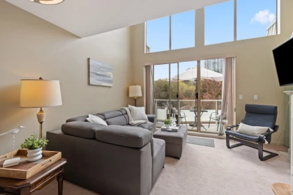 402 60 Richmond Street, New Westminster, BC, New Westminster — Apartment/Condo for sale
