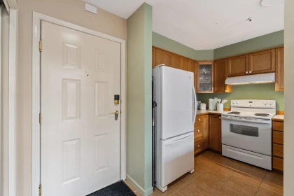 Kitchen Island Photo of 402 60 Richmond Street, New Westminster, BC