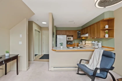 Kitchen Photo of 402 60 Richmond Street, New Westminster, BC
