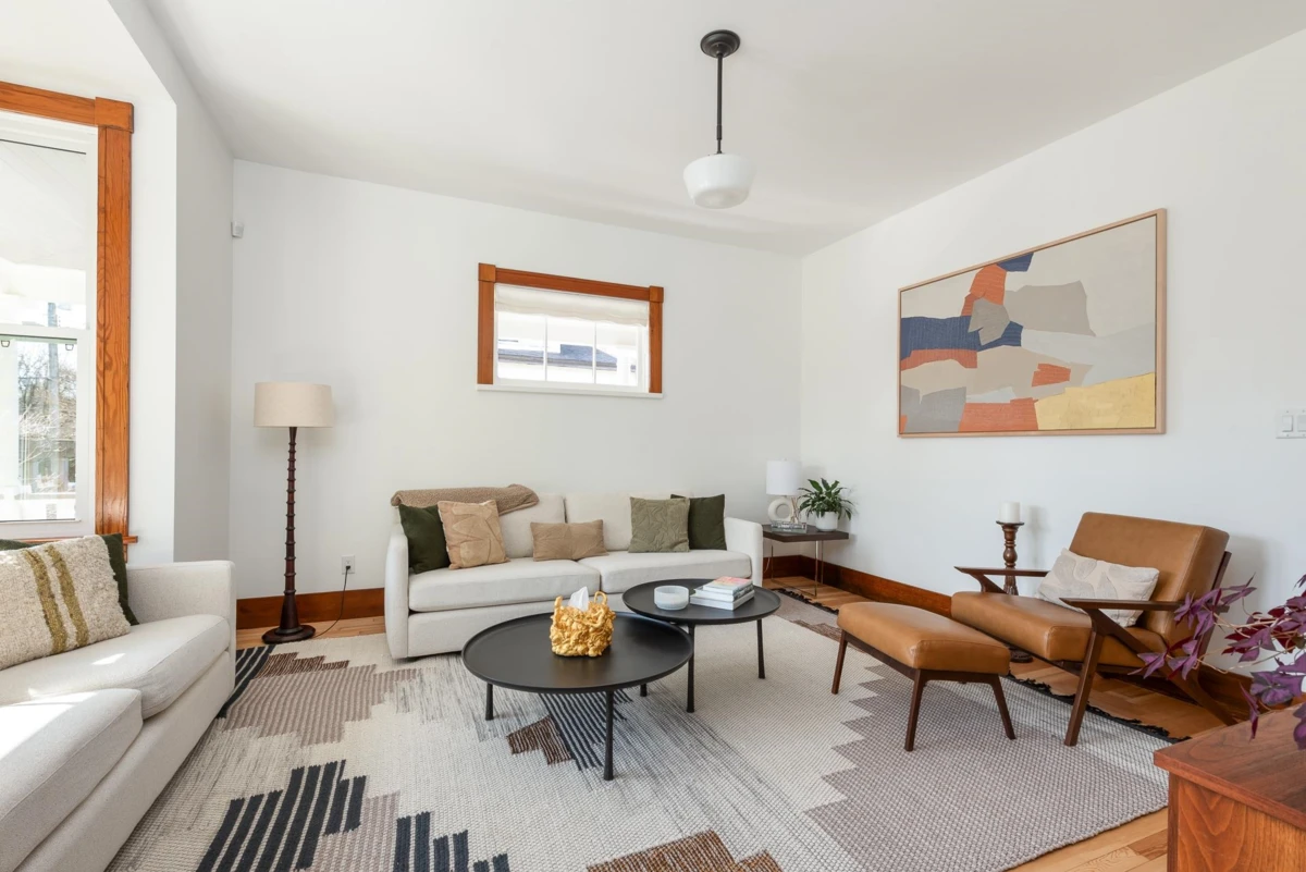 Living Room Photo of 109 Oakland Street, New Westminster, BC