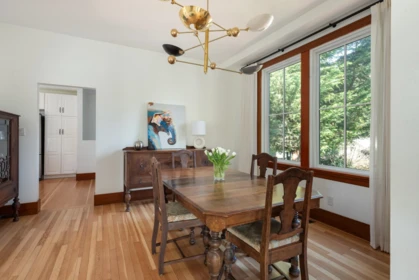 Breakfast Nook Photo of 109 Oakland Street, New Westminster, BC