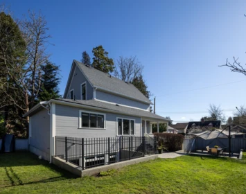 Hot Tub / Spa Photo of 109 Oakland Street, New Westminster, BC