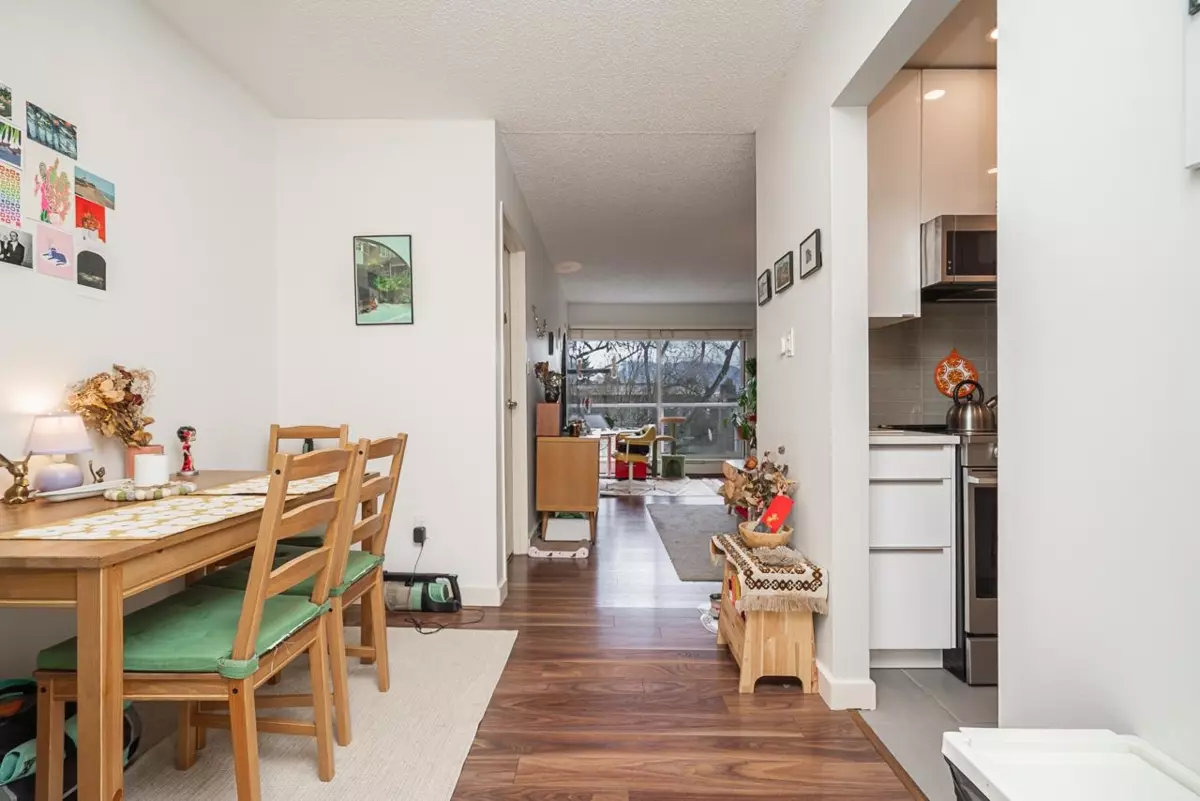 Living Room Photo of 318 830 E 7th Avenue, Vancouver, BC