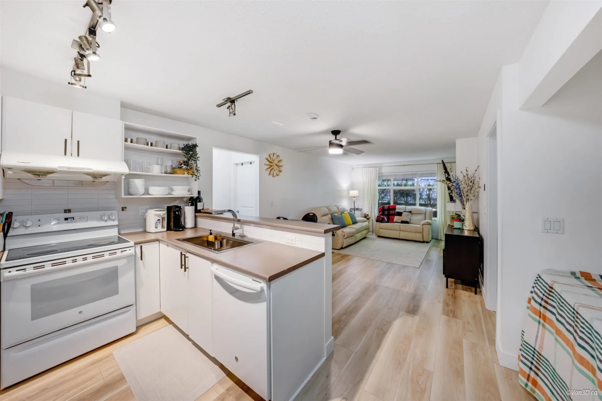 Dining Area Photo of 116 14885 105 Avenue, Surrey, BC