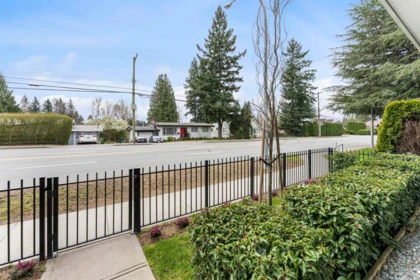 Outdoor Deck Photo of 19 2033 Mckenzie Road, Abbotsford, BC