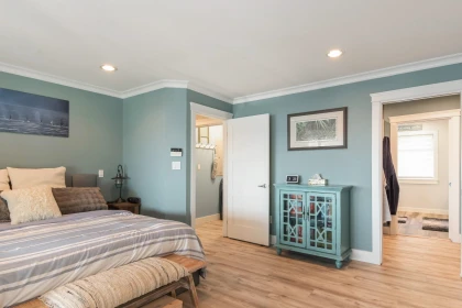 Basement Recreation Room Photo of 15587 Semiahmoo Avenue, White Rock, BC
