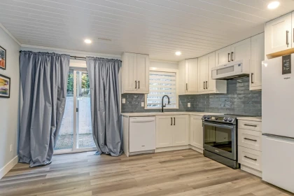 Outdoor Kitchen Photo of 15587 Semiahmoo Avenue, White Rock, BC