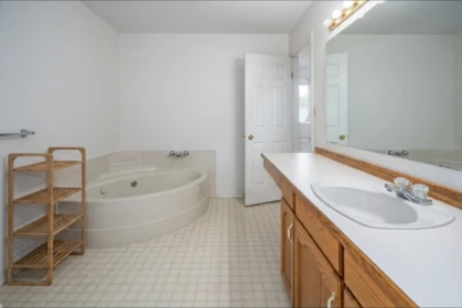Powder Room Photo of 14 32165 7th Avenue, Mission, BC