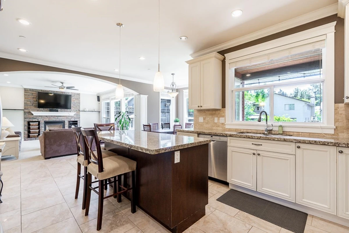 Dining Area Photo of 2308 Marshall Avenue, Port Coquitlam, BC