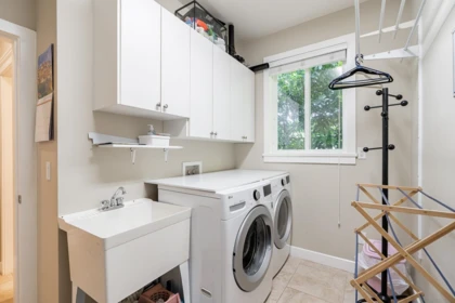 Powder Room Photo of 2308 Marshall Avenue, Port Coquitlam, BC