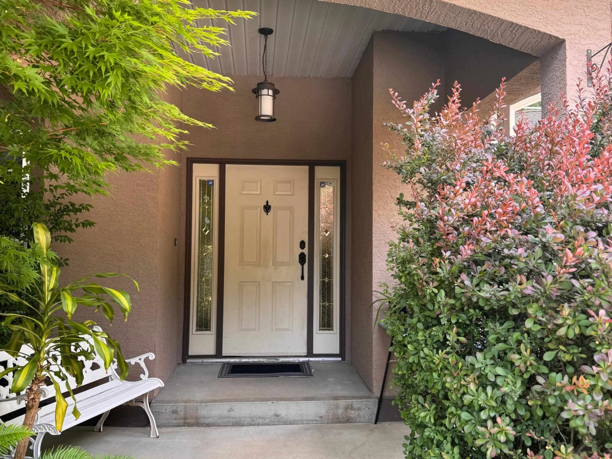Living Room Photo of 4144 Belanger Drive, Abbotsford, BC