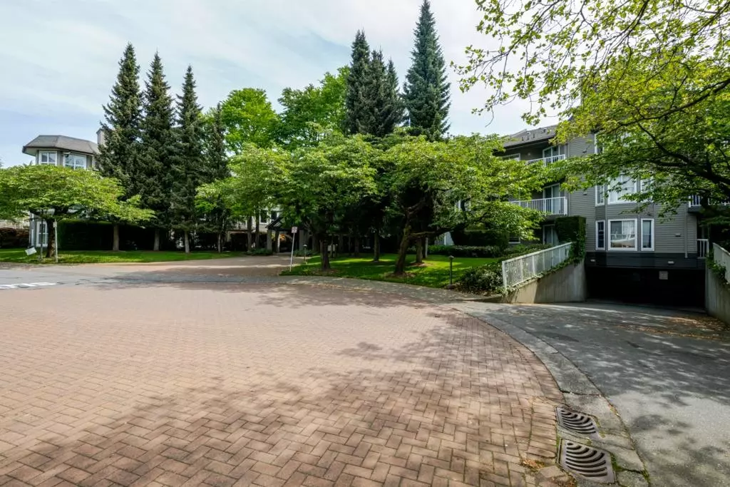 Living Room Photo of 201 15150 108 Avenue, Surrey, BC
