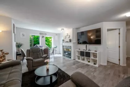 Office / Den Photo of 201 15150 108 Avenue, Surrey, BC