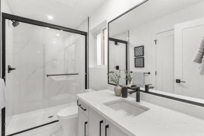 Hallway Photo of 4818 42a Avenue, Ladner, BC