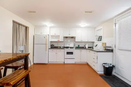 Guest Bathroom Photo of 4871 Highlawn Drive, Burnaby, BC