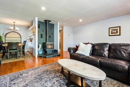 Breakfast Nook Photo of 8880 Allard Street, Chilliwack, BC