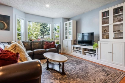 Kitchen Island Photo of 8880 Allard Street, Chilliwack, BC