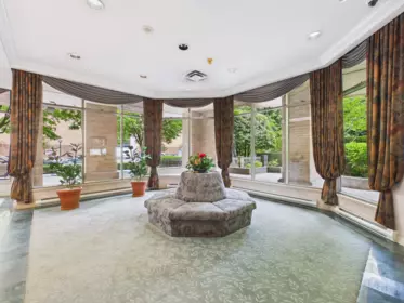401 4830 Bennett Street, Burnaby, BC, Burnaby — Apartment/Condo for sale