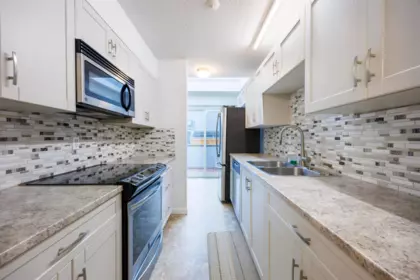 Kitchen Island Photo of 2 19022 119b Avenue, Pitt Meadows, BC