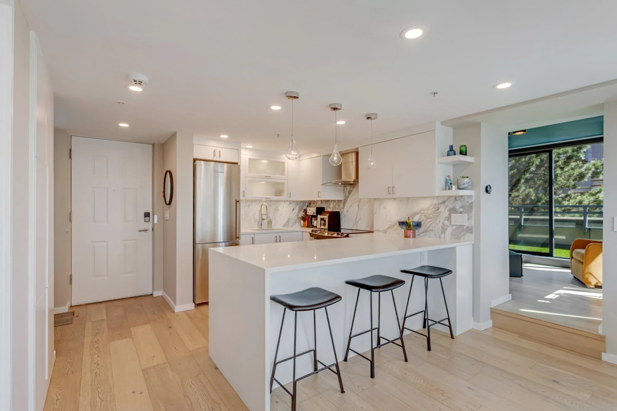 Family Room Photo of 507 289 Drake Street, Vancouver, BC