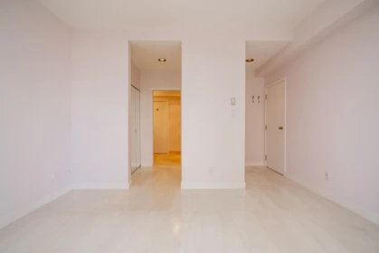 Hallway Photo of 3A 1500 Alberni Street, Vancouver, BC