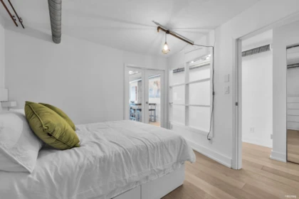 Laundry Room Photo of 608 27 Alexander Street, Vancouver, BC