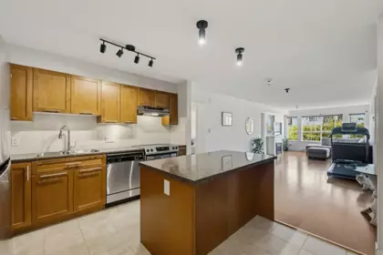 232 19673 Meadow Gardens Way, Pitt Meadows, BC, Pitt Meadows — Apartment/Condo for sale