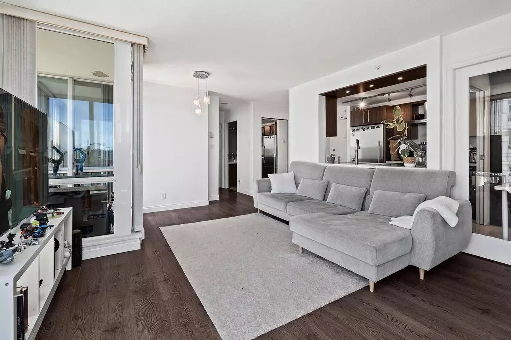 Dining Area Photo of 3302 193 Aquarius Mews, Vancouver, BC