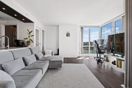 3302 193 Aquarius Mews, Vancouver, BC, Vancouver — Apartment/Condo for sale