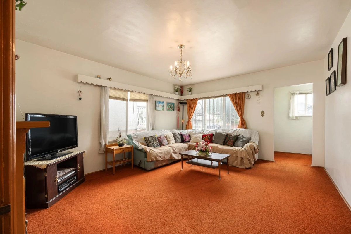 Living Room Photo of 855 Nanaimo Street, Vancouver, BC