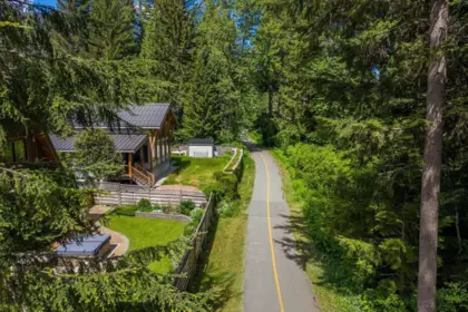 Kitchen Island Photo of 8354 Rainbow Drive, Whistler, BC